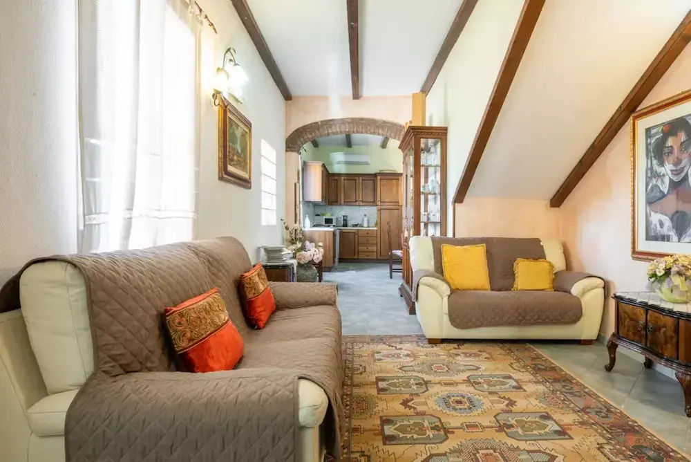 Spacious Three Room Apartment in the Heart of Orosei