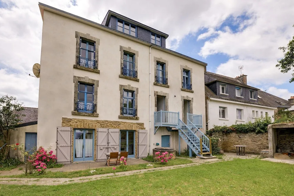 Home With Sea View in Le Pouldu