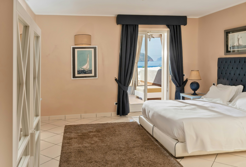 Therasia Resort Sea and SPA - The Leading Hotels of the World
