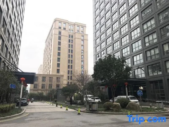 Yuju Hotel Apartment (Shanghai Pengpu New Village Subway Station)