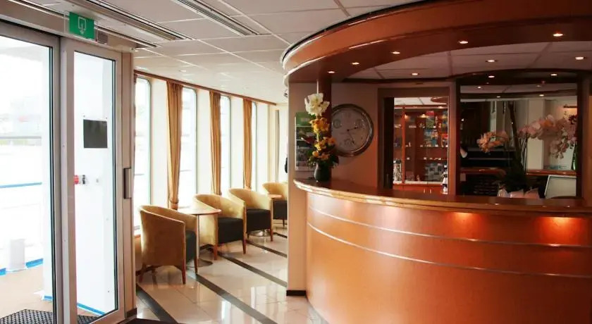 Fairtours Hotelschiff Regina Rheni **** Neuss