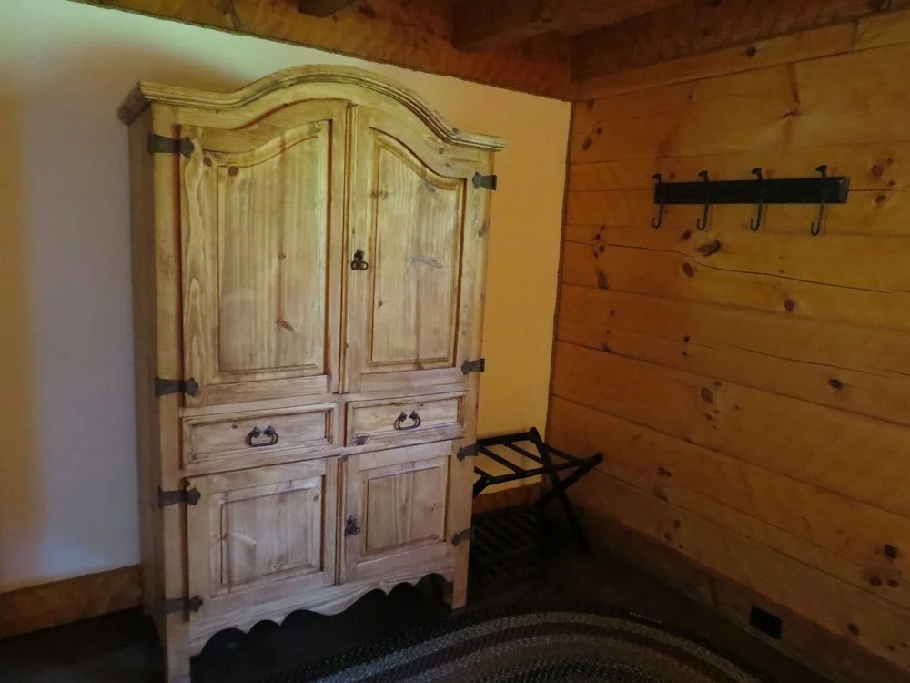 Southern Comfort Lakeside Cabin Resort