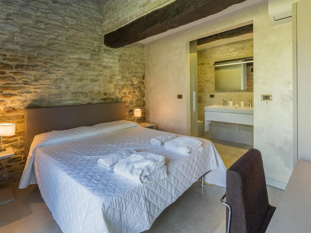 Scenic Villa With Heated Pool