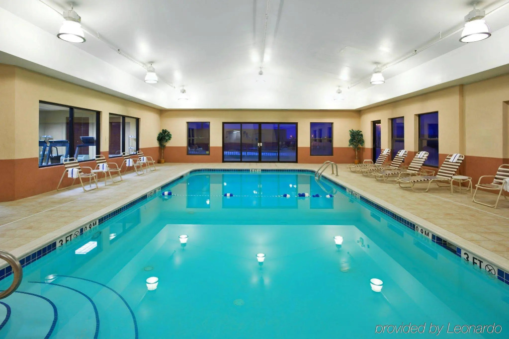 Holiday Inn Express Hotel & Suites Cleveland-Streetsboro by IHG