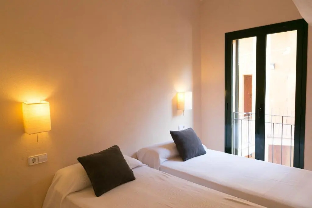 2 Bedroom Apartment in Sa Punta, Begur- Sea Views, Terrace, Pool And Access To the Beach (Ref:H29)