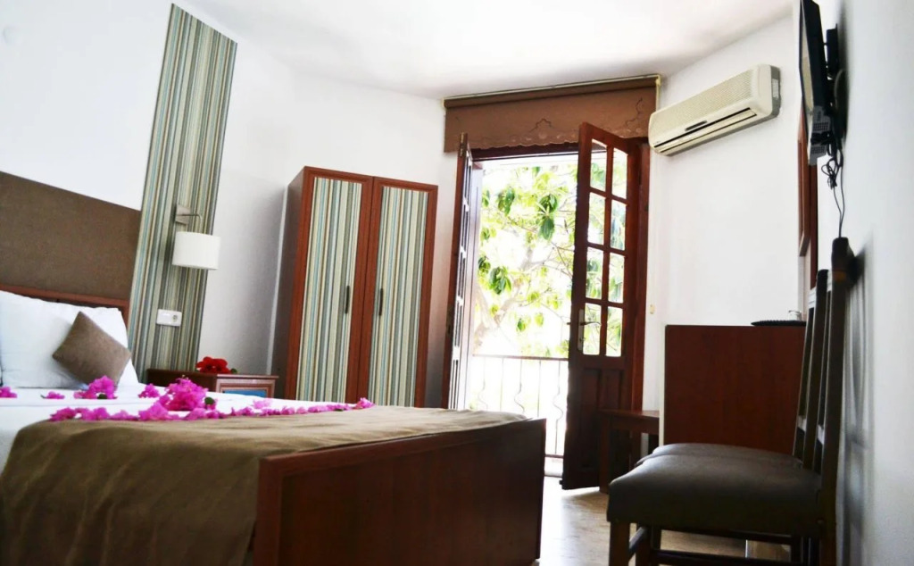 Oskay Hotel