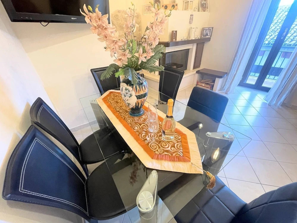 Elegant Apt Spoleto A1 Train Station 2 kms Sleeps 6