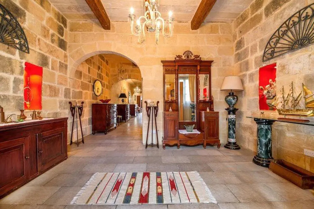 5 bedrooms villa with private pool and wifi at In Nadur 1 km away from the beach