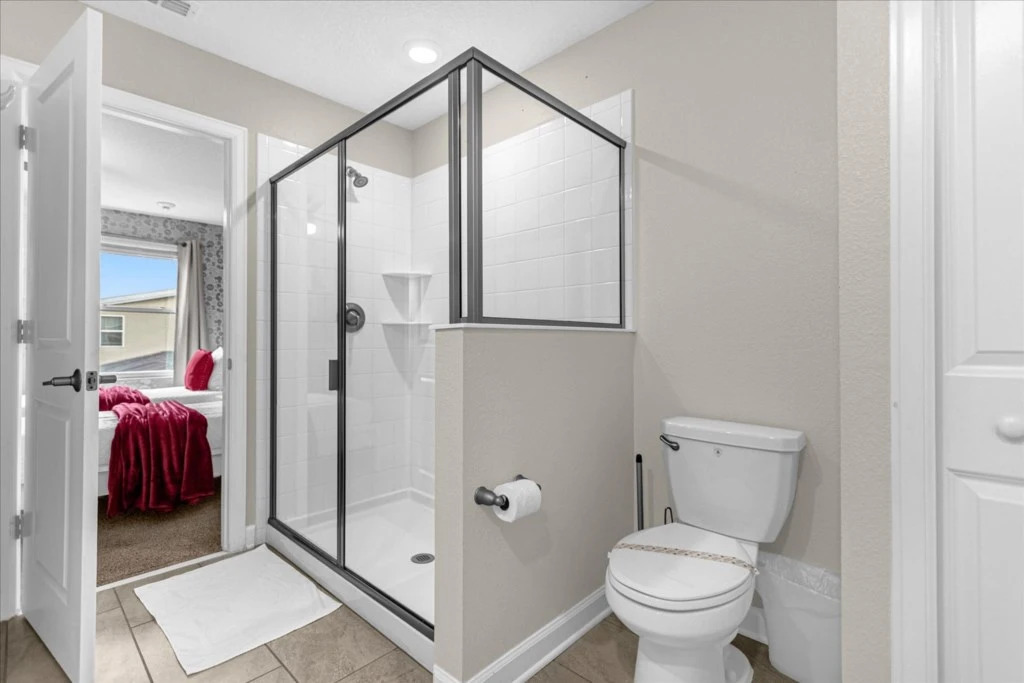 9 Bd 5 Ba Storey Lake 4559 Nl