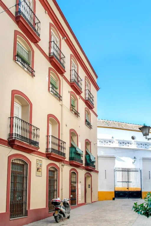 Spacious Apartment in Best Location for Sightseeing. Iris