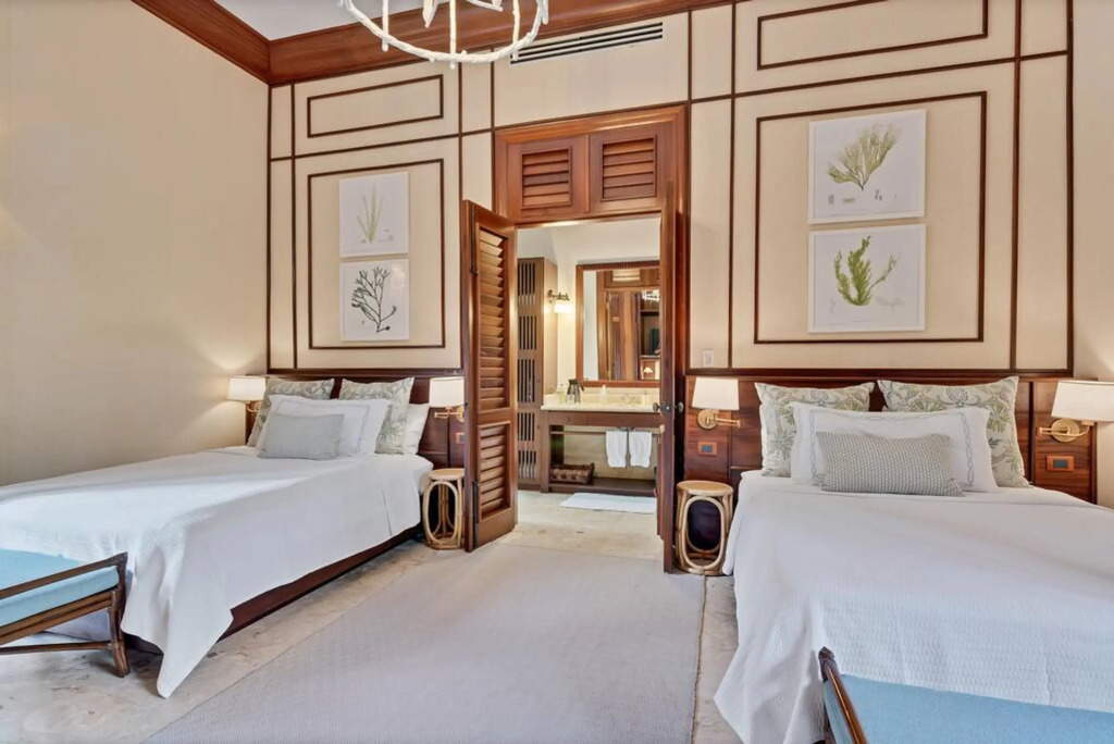 Magnificent Eight Bedroom Holiday Home