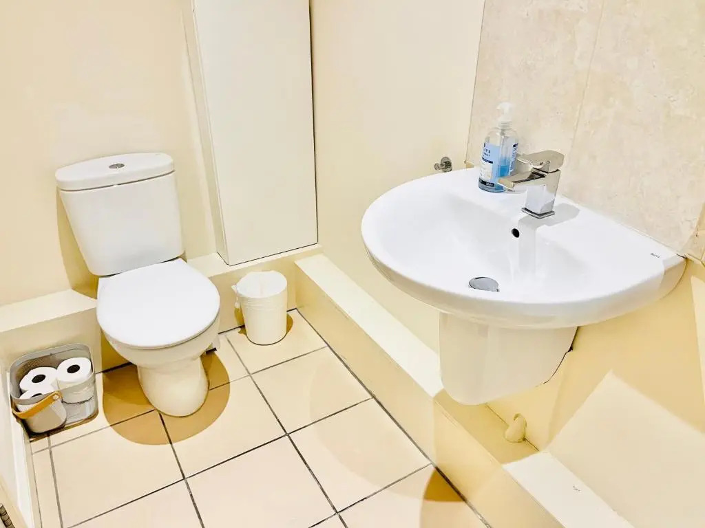 Ilkley Apartment with Parking