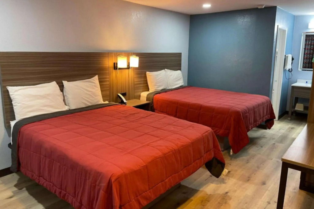 Rodeway Inn & Suites Brookhaven