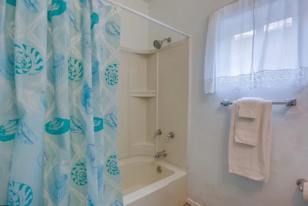 Jamaica Retreat 1 - 4 Br Condo