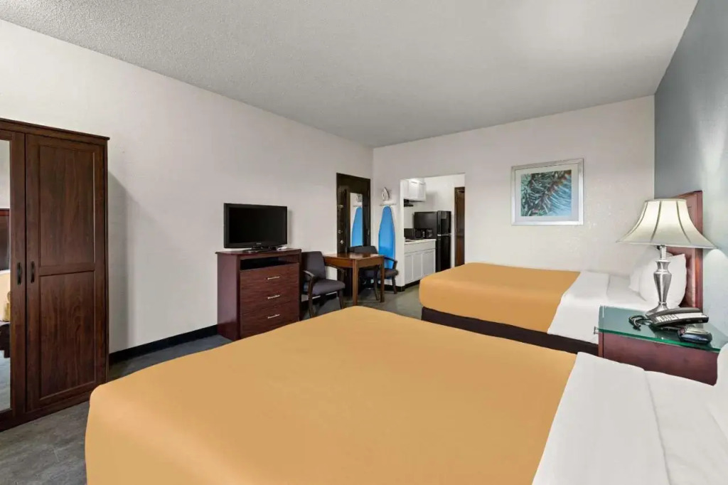 Comfort Inn Kansas City International Airport