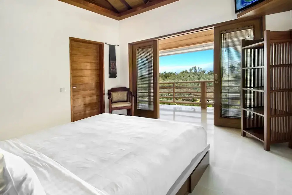 Villa Champa - Family Friendly Accessible villa inc Pool Fence and Car and Driver