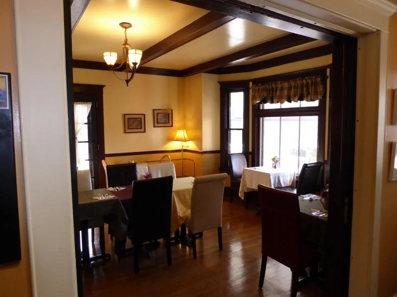 Goldsmiths Riverfront Inn