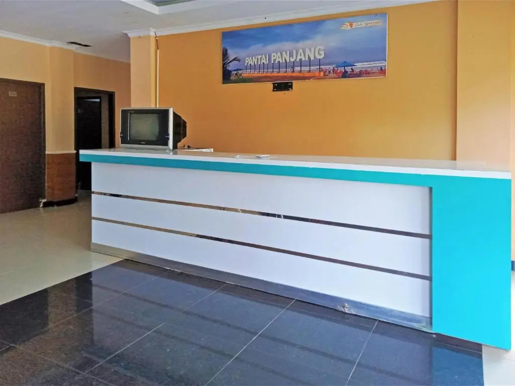 OYO 91876 Hotel Putri Gading 2