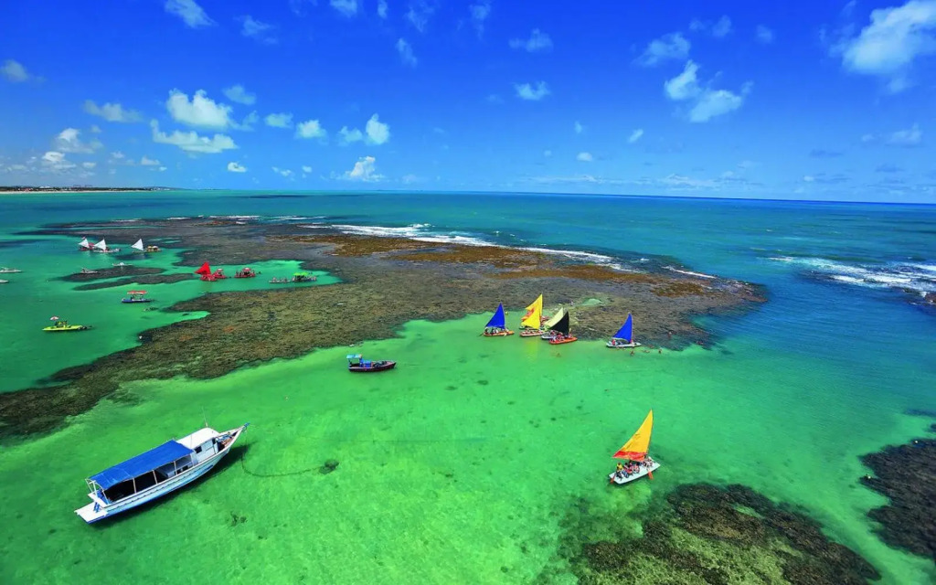 Lindo Flat de 3 quartos com ar condicionado em Porto de Galinhas com vista total para as piscinas