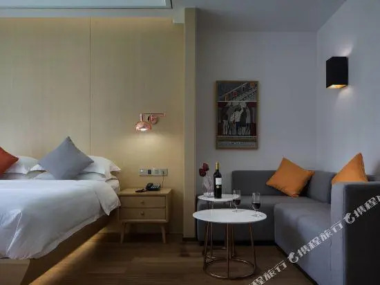 Mi Hotel (Chengdu Huayang Haichang Polar Ocean World)