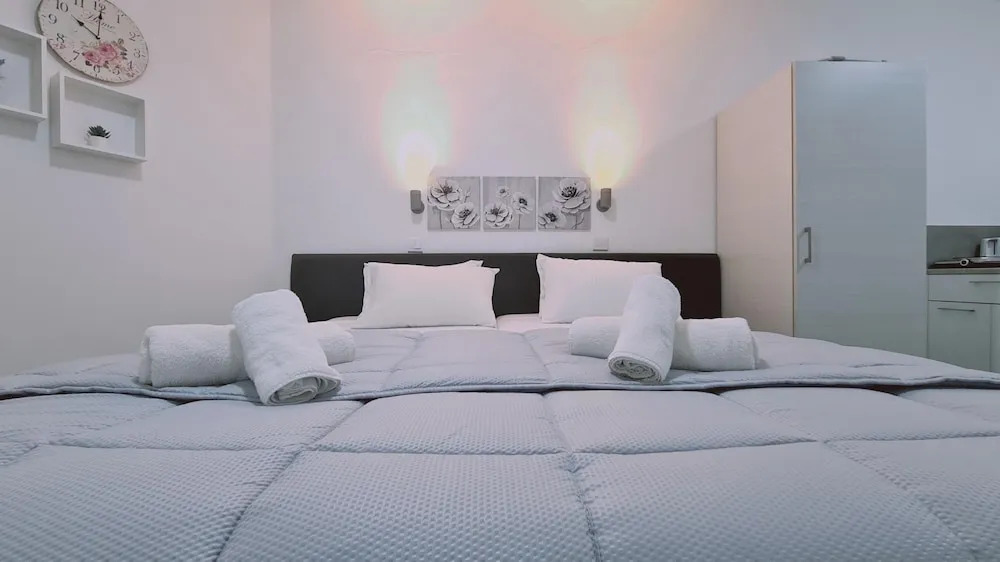 100 AN - Napa Living 20