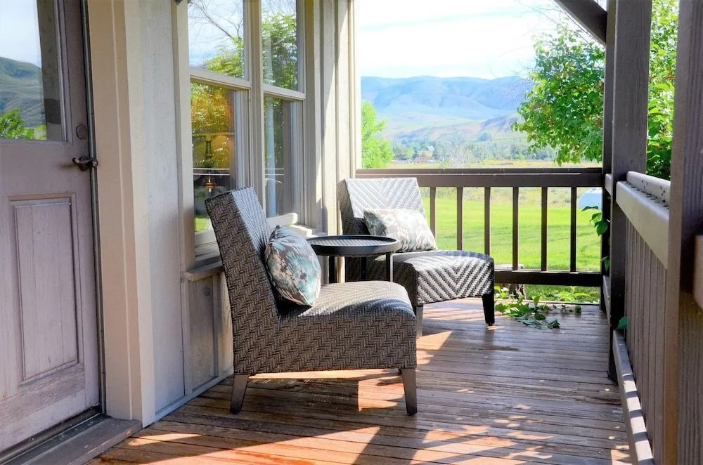 Twisp Terrace Lodge