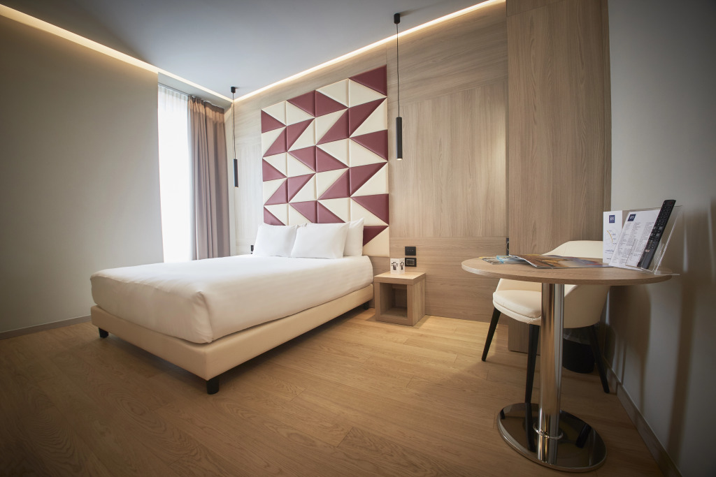 Отель iH Hotels Milano Ambasciatori