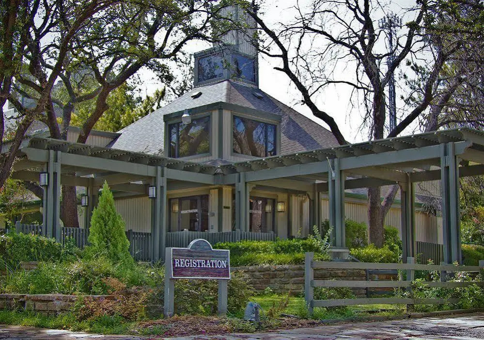 AmeriGold Suites