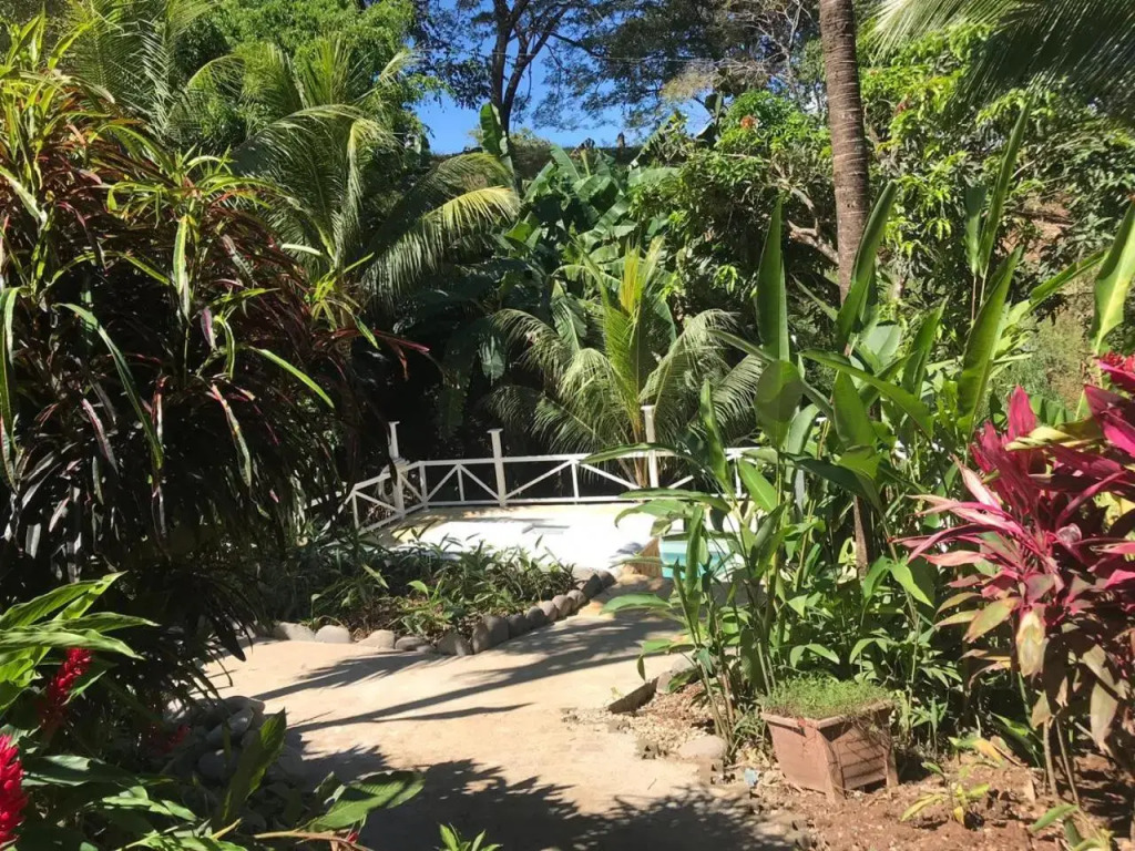 FLOR DE PARAISO BUNGALOWS