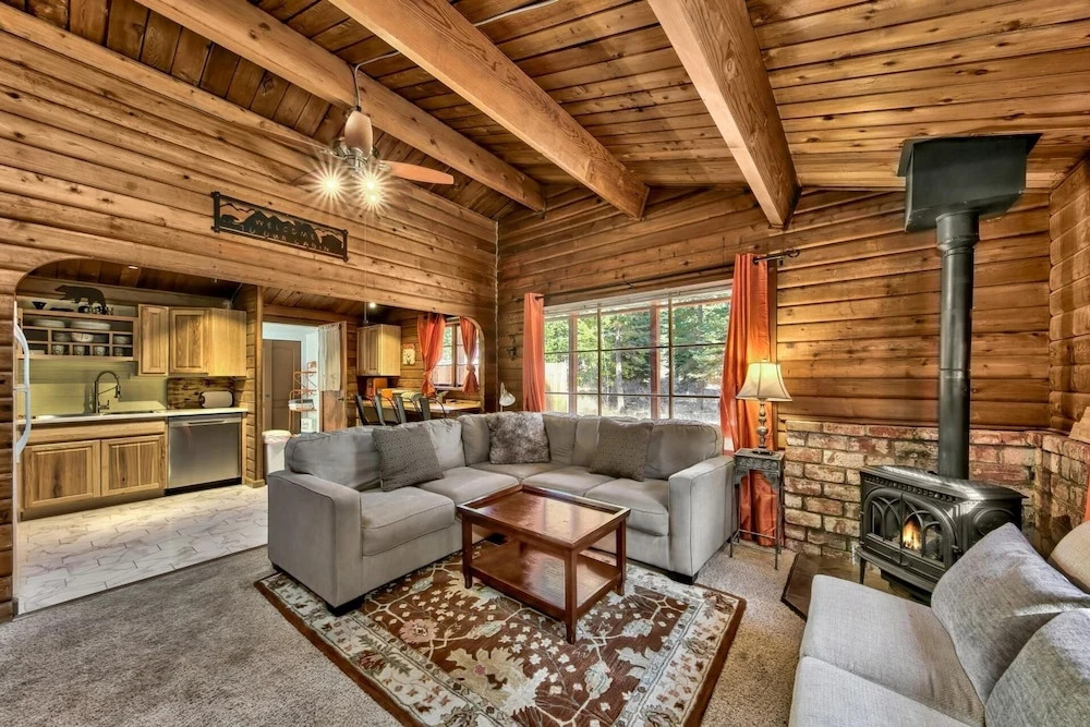1577a The Tahoe Lazy Bear 3 Bedroom Cabin by RedAwning