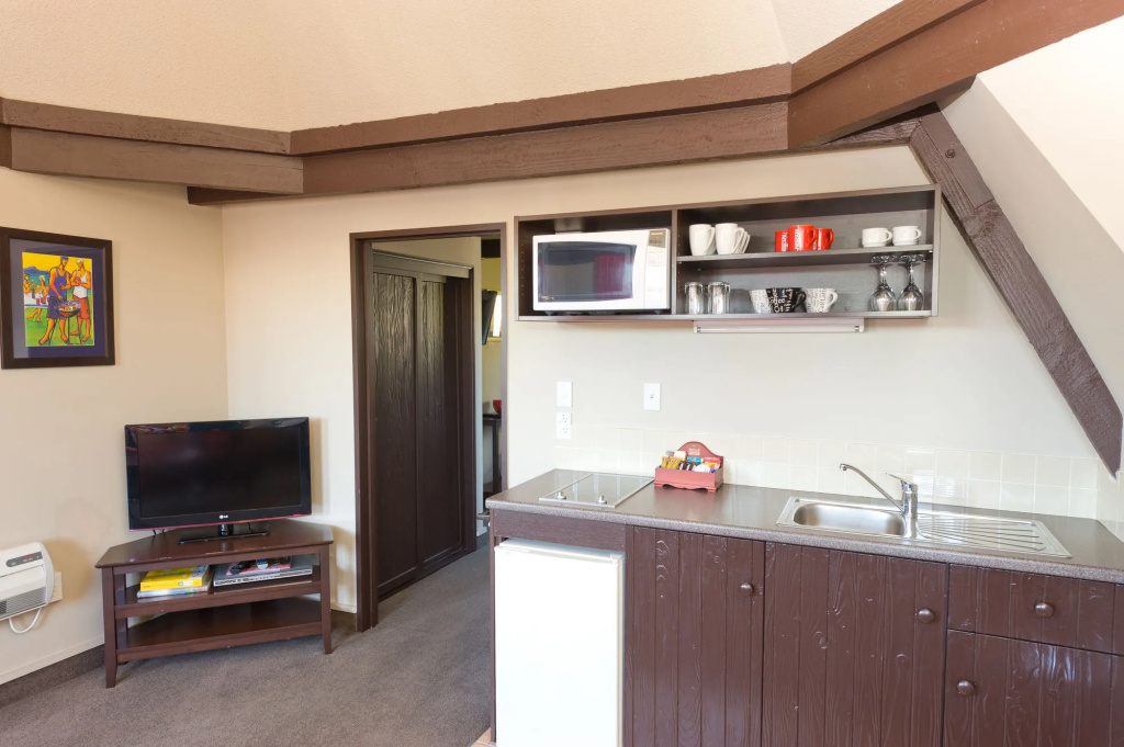 Camelot Motor Lodge
