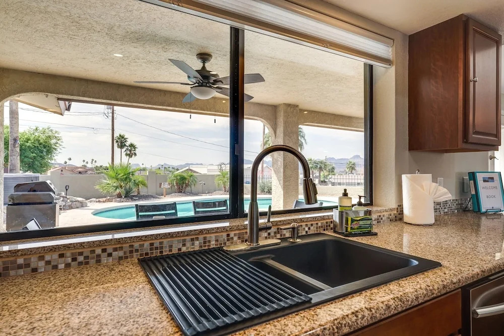 Havasu Oasis w/ Pool & Spa on Quiet Cul-de-sac