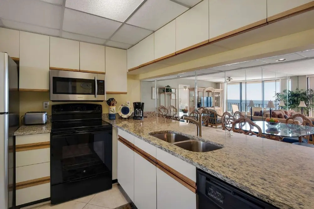 Edgewater Beach Resort Tower 3, 2 Bedroom Apartment