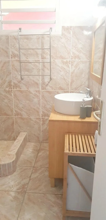 Apartment with One Bedroom in Le Gosier, with Wonderful Mountain View, Enclosed Garden And Wifi - 3 Km From the Beach