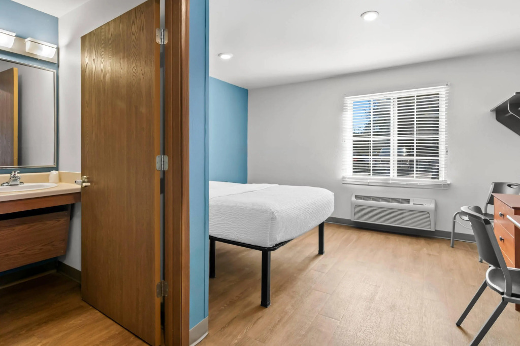 WoodSpring Suites Fayetteville I-49