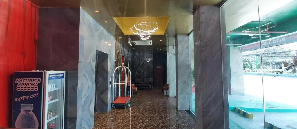 Sempre Premier Inn - MACTAN AIRPORT HOTEL