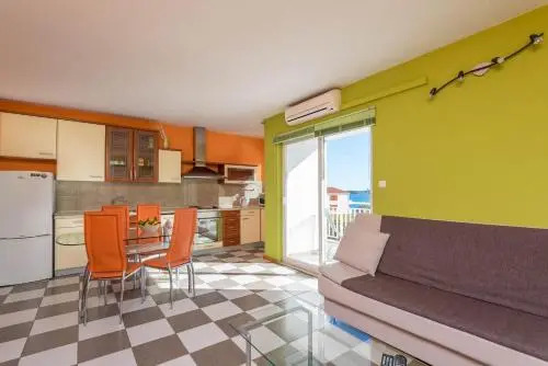 Apartments Frano Jr by the Sea