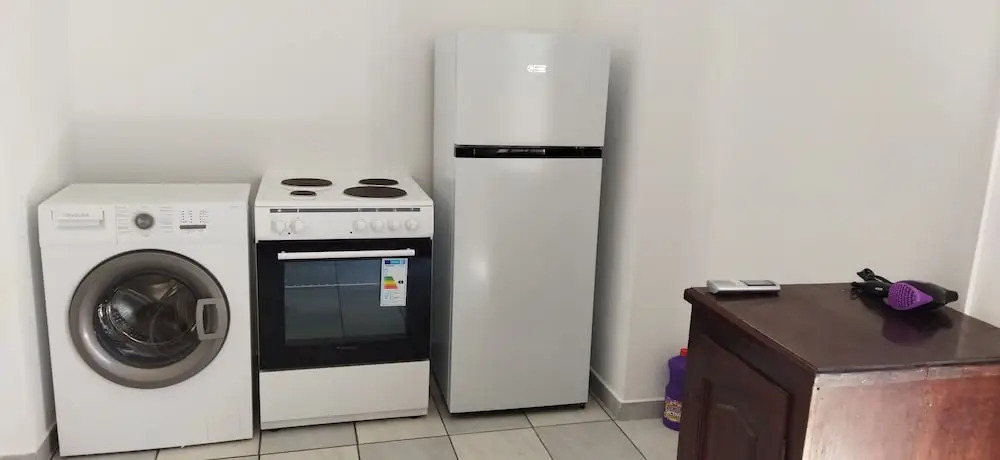 Perissa Art Villa - Kitchen & Washing Machine