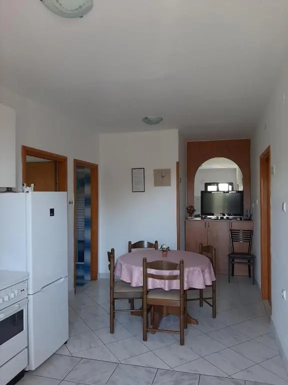 GROZDANA Apartments with terrace and sea view