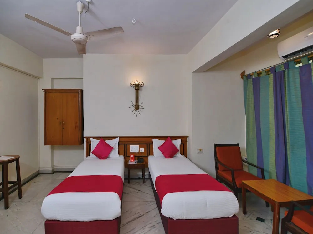 FabHotel Maharaja - Nr Vasco Da Gama Railway Station