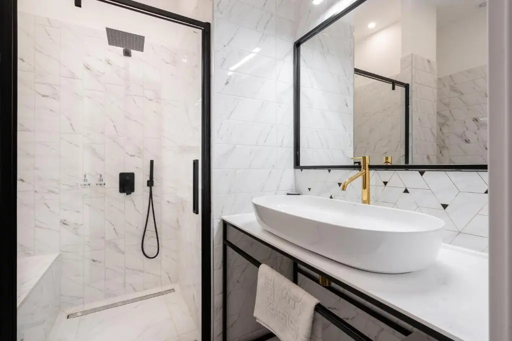 Astoria Boutique Suites- Best Location by BQA