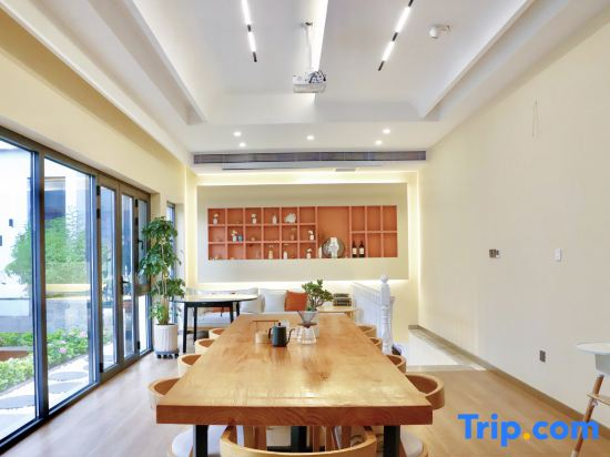 LuoLanXiao ZhuSpacious;PanoramicMountain Views; Designer Garden Boutique Inn