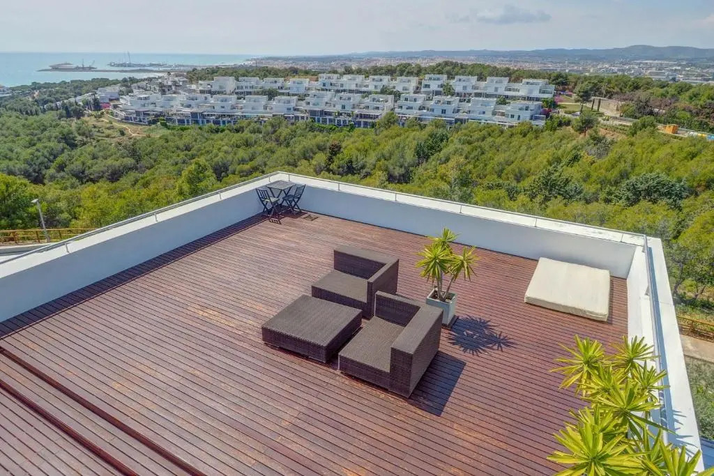 Elora Penthouse with Sea Views by Hello Homes Sitges