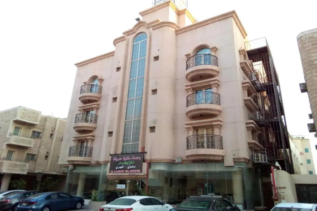 OYO 640 Home Furnished 3-Bedroom Apartment