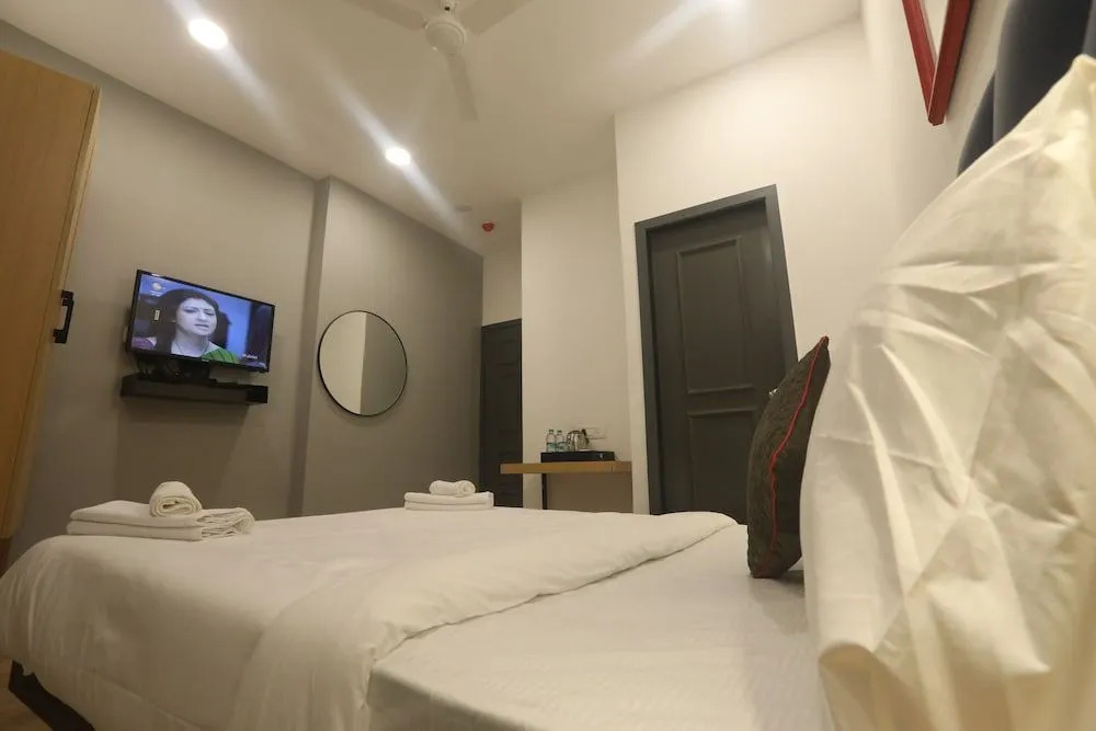 Hotel Royal Inn Mahalaxmi