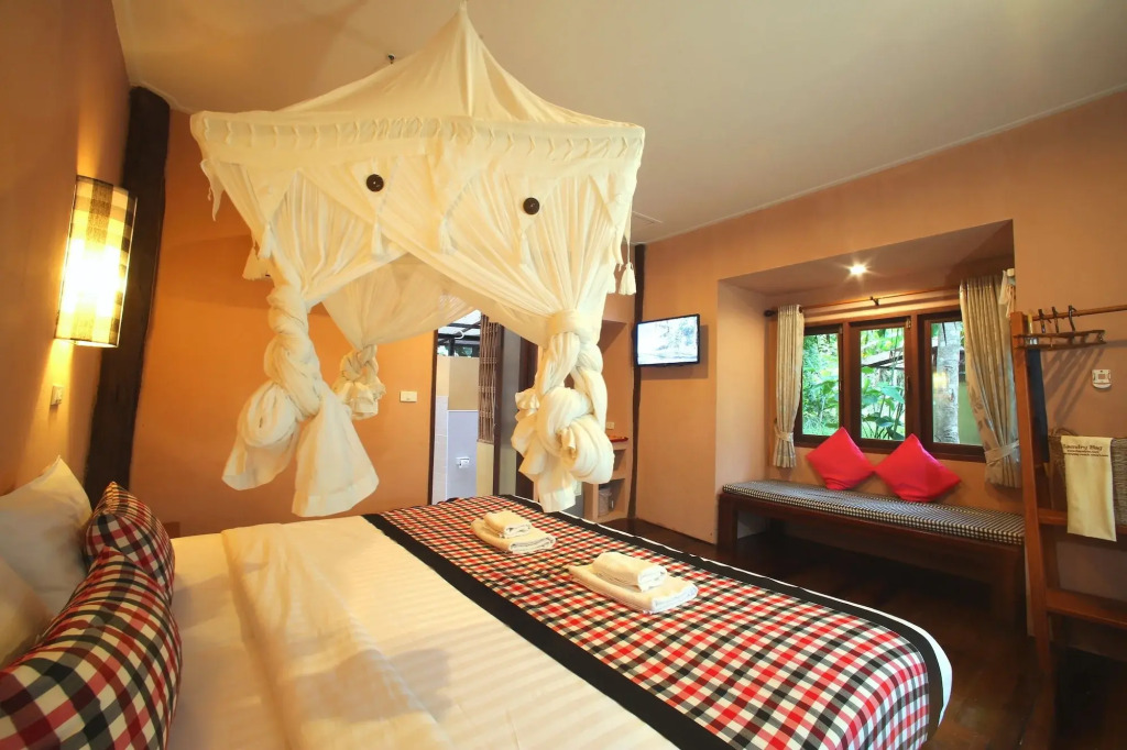 Thapwarin Resort - Green Hotel