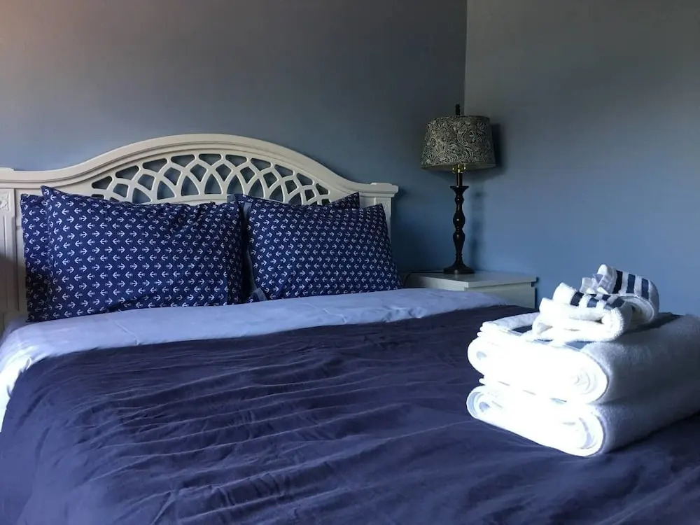 Warm and Sweet Room in West Vancouver