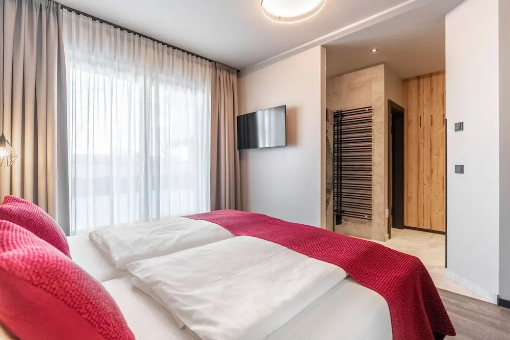 Hotel Astrid mit Panoramapool & inklusive JokerCard