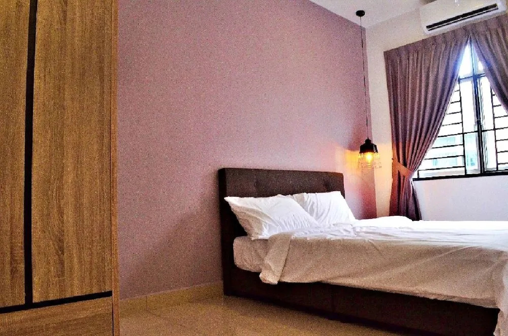 Desaru Cosy Homestay - near WaterPark, Beach, Rapid -Wifi, TVbox, Steamboat, BBQ Available