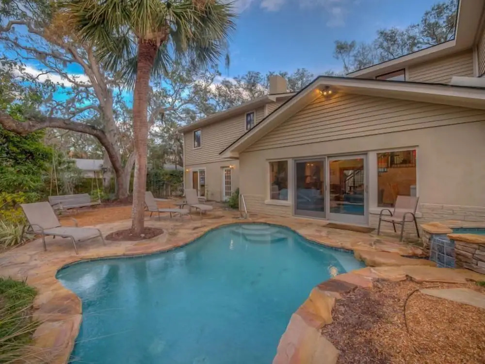 Island Oasis 6 Bedroom Holiday Home